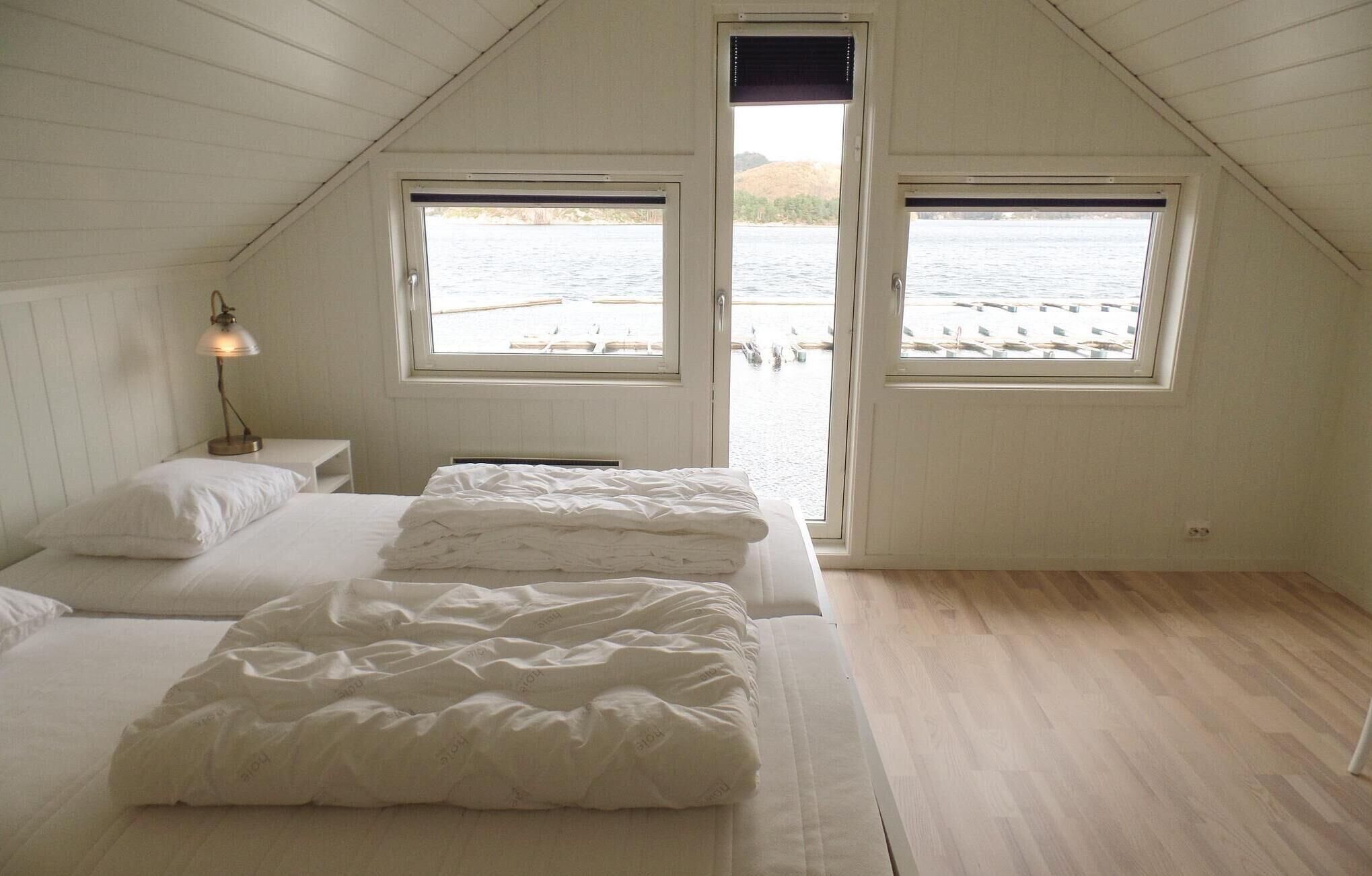 3 slaapkamers, reisbedje