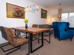 Unclassified image, 4 of 9, button