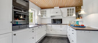 Beautiful home in Ulfborg with WiFi