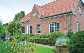 Exterior - Stunning home in Egå with kitchen (Egå)