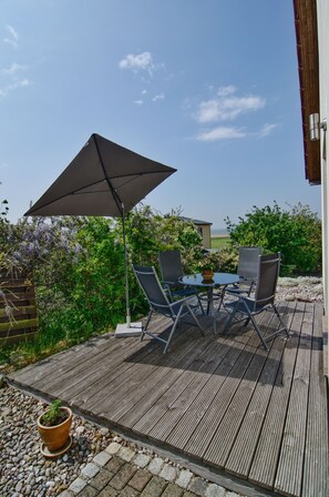 Outdoor dining - Apartment 1, ground floor, 2 rooms, Loddin - Fewos Wangemann Achterwasserblick (Loddin)