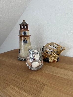 Unclassified image, 2 of 25, button