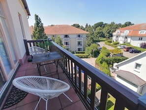 Unclassified image, 4 of 22, button