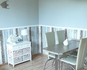 Dining - Lod - Goldbach - Holiday apartment (Loddin)