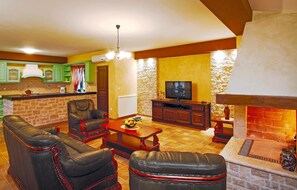 TV, lareira, DVD player, pebolim