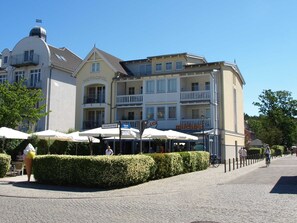 Unclassified image, 3 of 15, button