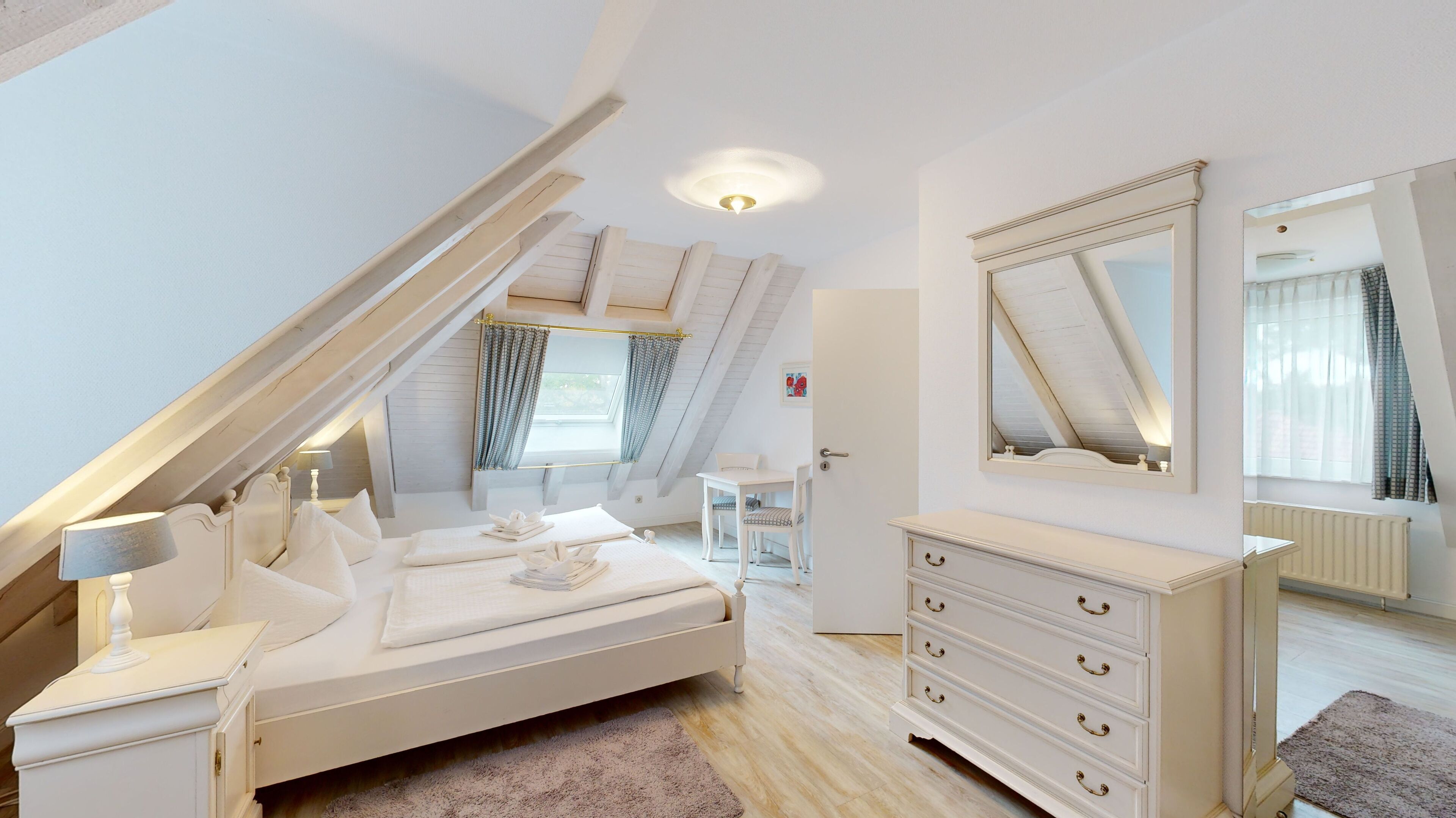 3 bedrooms, travel crib, WiFi