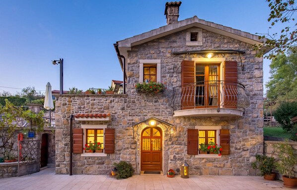 Exterior detail - Gorgeous home in Poljane with sauna (Poljane)