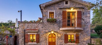 Gorgeous home in Poljane with sauna