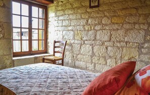 3 bedrooms, free WiFi, bed sheets