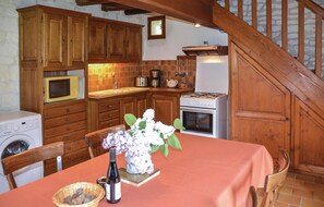 Micro-ondes, plaque de cuisson, lave-vaisselle