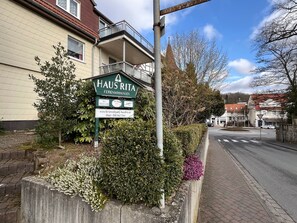 Unclassified image, 5 of 12, button