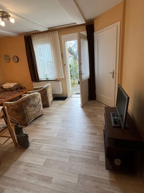 Unclassified image, 2 of 12, button