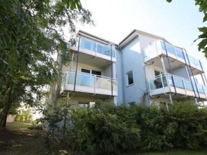 Unclassified image, 3 of 9, button