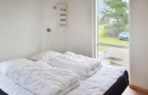 3 bedrooms, travel cot, free WiFi