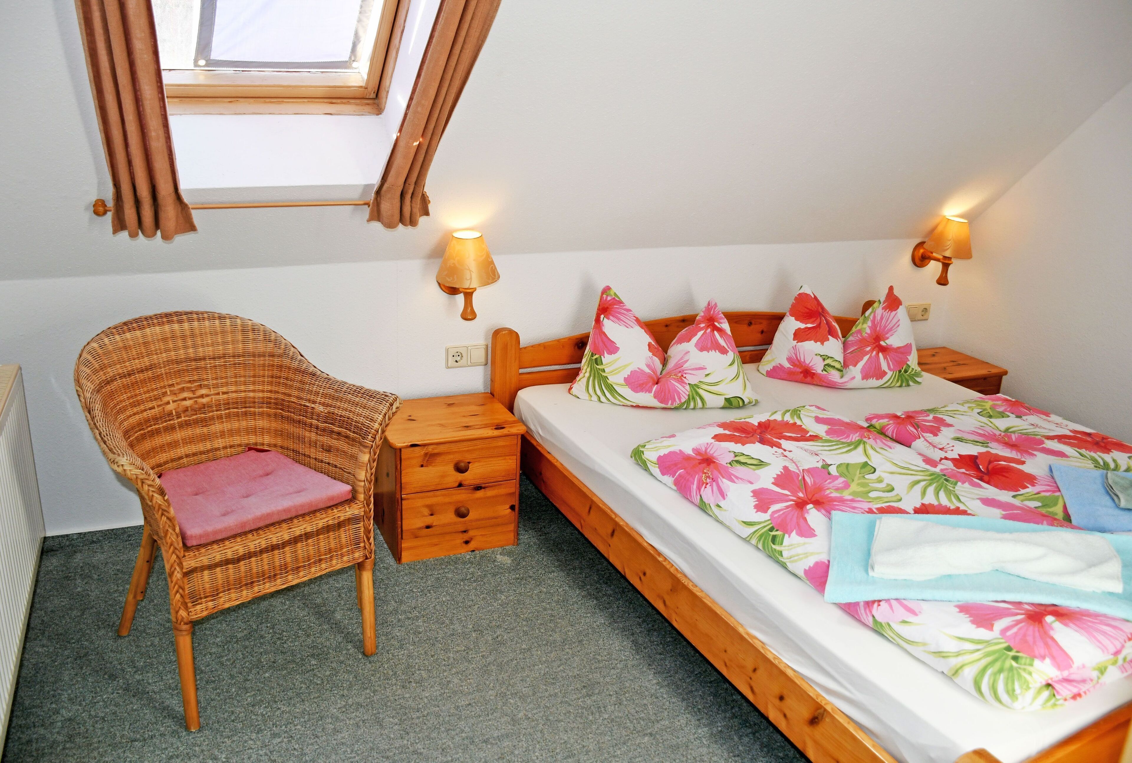 2 soverom, reiseseng for barn og sengetøy