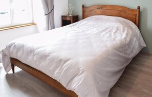 3 Schlafzimmer, Reisekinderbett, kostenloses WLAN, Bettwäsche