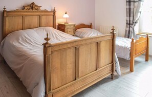 3 quartos, berço de viagem, Wi-Fi de cortesia, roupa de cama