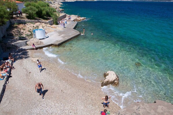 Una playa cerca