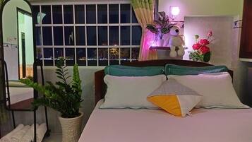 Quadruple Room | Minibar, desk, iron/ironing board, rollaway beds