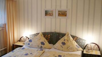 2 bedrooms, travel crib, WiFi, bed sheets