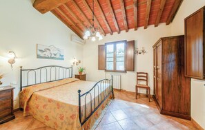 3 camere, culla da viaggio, Wi-Fi gratuito, lenzuola