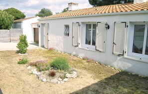Exterior - Awesome home in La Faute sur Mer (La Faute sur Mer)