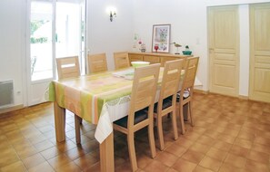 Dining - Awesome home in La Faute sur Mer (La Faute sur Mer)
