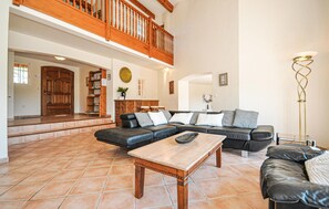 TV, fireplace, DVD player, table tennis