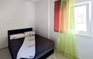 2 bedrooms, free WiFi, bed sheets - 2 bedroom gorgeous apartment in Split (Split)