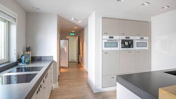 Plaque de cuisson, cafetiĂšre/bouilloire