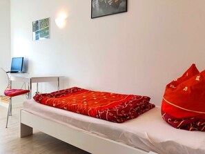 1 bedroom, WiFi, bed sheets - Single room - Hostel Zum Steiger Franz (Senftenberg)