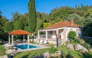 Pool - Awesome home in Radovcici (Radovcici)