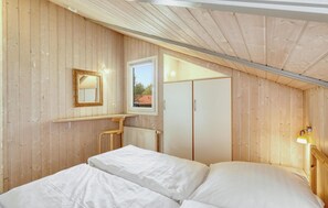 5 dormitorios, cuna de viaje, wifi gratis y ropa de cama