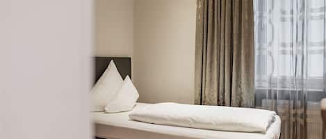 1 bedroom, in-room safe, desk, WiFi