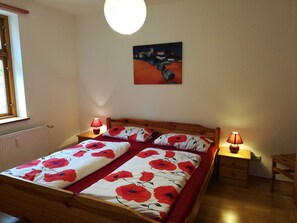 2 Schlafzimmer, Reisekinderbett, WLAN, Bettwäsche