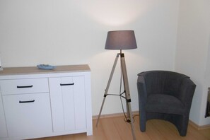 Unclassified image, 3 of 18, button