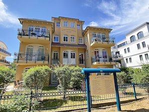 Esterni