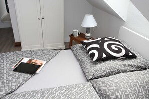 1 bedroom, travel cot, WiFi, bed sheets
