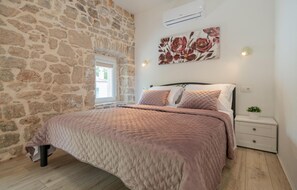 2 chambres, lit parapluie, Wi-Fi gratuit, draps fournis