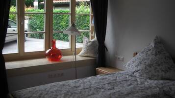 3 Schlafzimmer, Reisekinderbett, WLAN, BettwÀsche