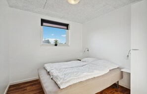 3 bedrooms, free WiFi - Beach front home in Hemmet with WiFi (Hemmet)
