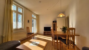 TV - Apartment 4, first floor, 2 rooms, Zinnowitz - Haus Rubert Fewos near the beach (Zinnowitz)