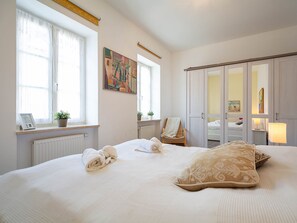 Unclassified image, 5 of 23, button