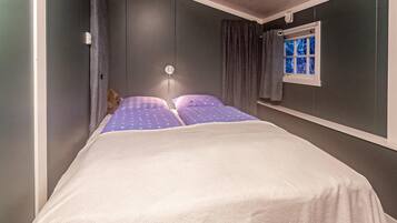 3 bedrooms, travel crib, free WiFi