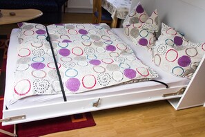 1 bedroom, WiFi, bed sheets