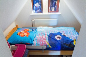 Unclassified image, 5 of 10, button - Apartment Lamp, 1-room with extra sleeping alcove, 1st floor, 28 m² - Apartment Lamp (Neustadt in Holstein)