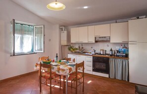 Réfrigérateur, plaque de cuisson