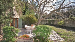 Outdoor dining - Cozy home in Valreas with WiFi (Valreas)