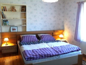 2 Schlafzimmer, Reisekinderbett, WLAN, Bettwäsche